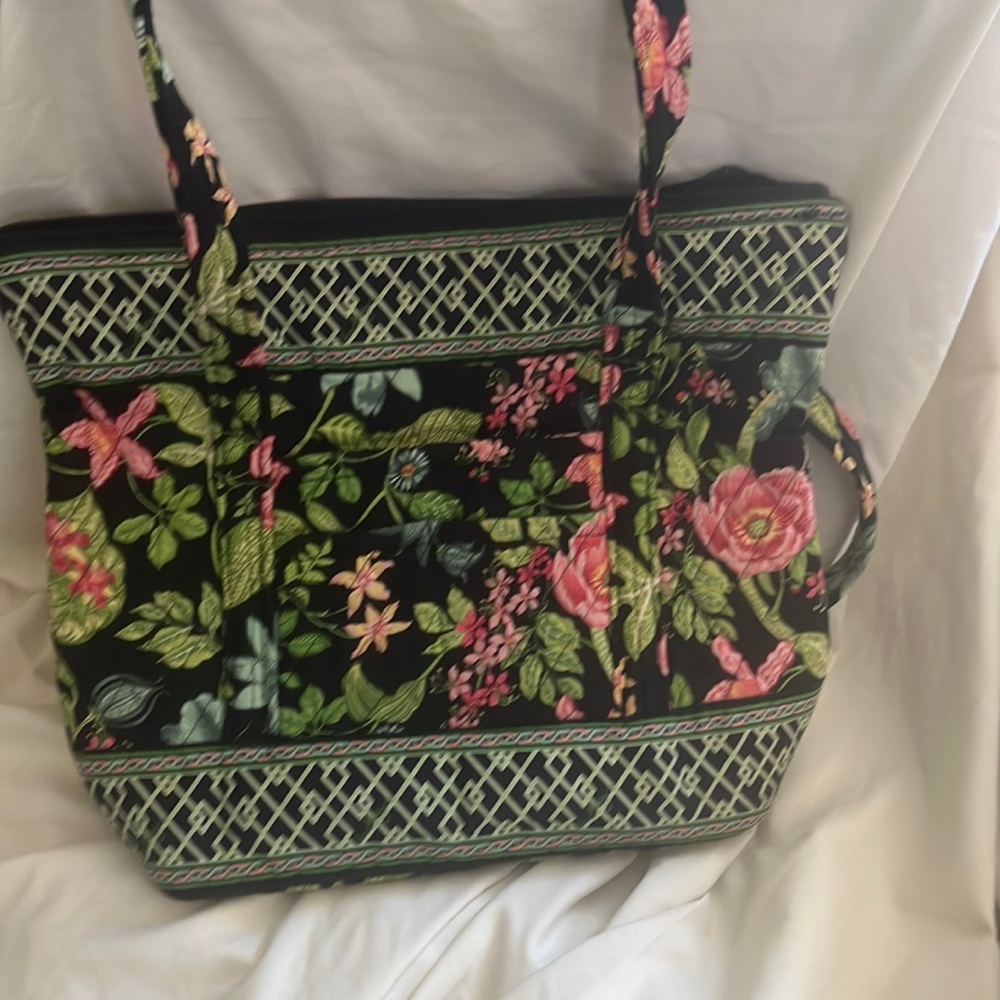 Vera Bradley zipper tote